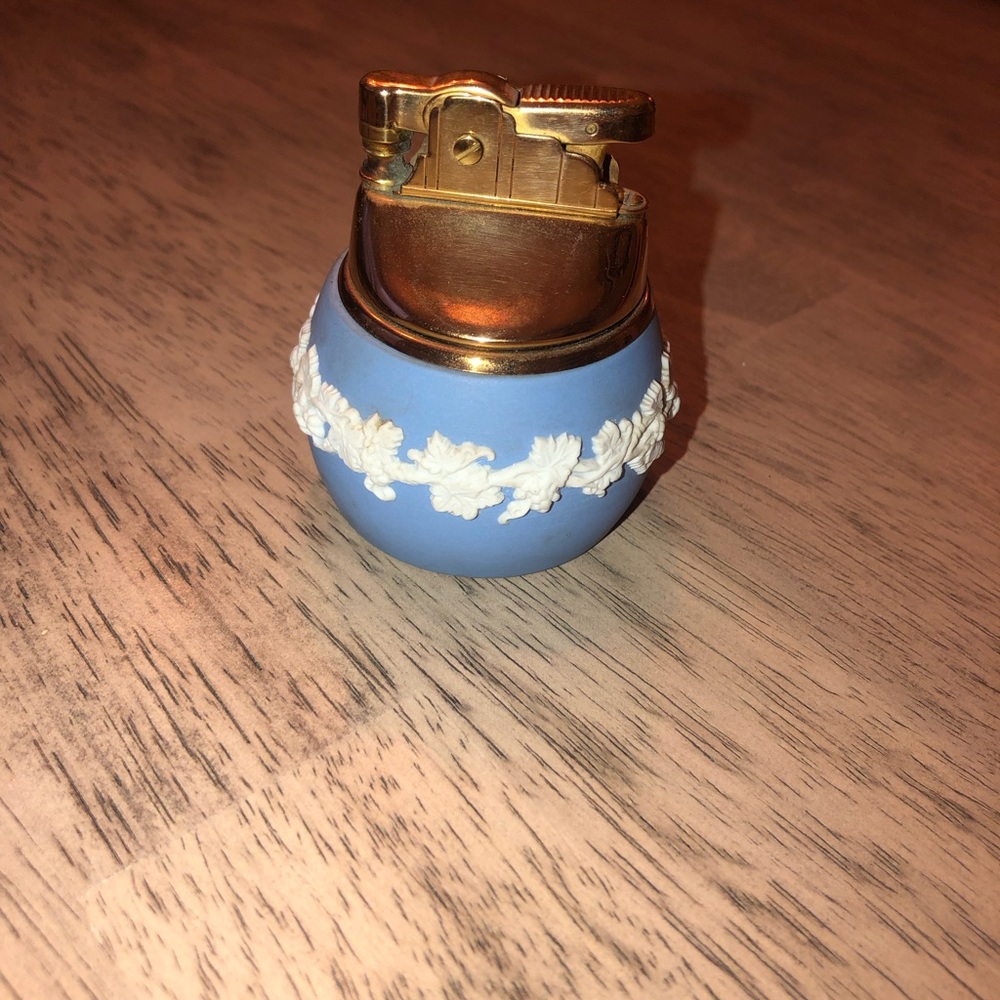 Wedgwood Blue Jasperware table decor - Picture 2 of 5